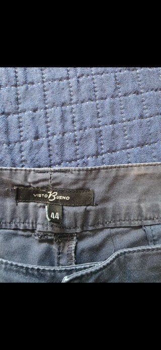 Pantalón corto azul cómodo