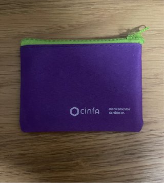 Monedero morado