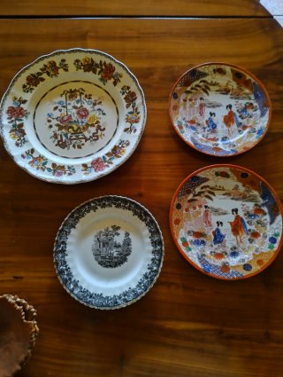 Set de 4 Platos Vintage y Porcelana Kutani