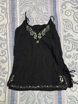 Vestido Negro con Detalles Bordados