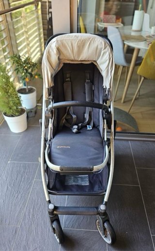Carrito UPPAbaby Cruz v2 con silla y capazo
