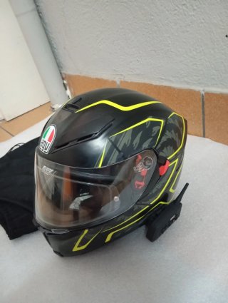 Casco Moto AGV con intercomunicador