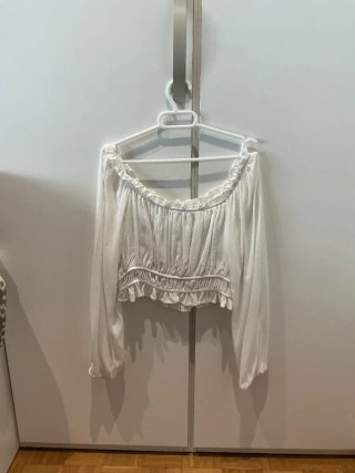 Blusa Stradivarius blanca manga larga