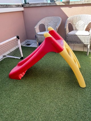 Tobogán Infantil marca Smoby ,Rojo y Amarillo