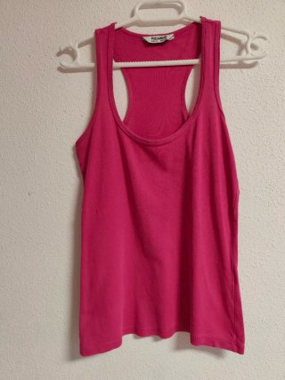 Camiseta de chica talla S de Pull & Bear.