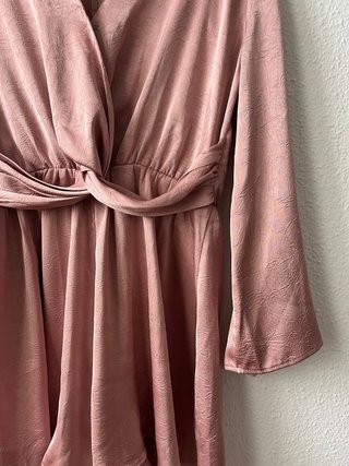 Mono corto rosa manga larga Stradivarius
