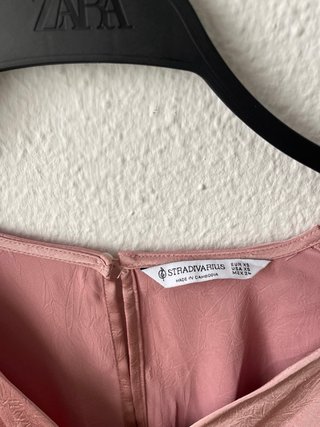Mono corto rosa manga larga Stradivarius