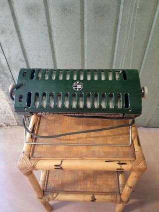 Stufa elettrica vintage verde