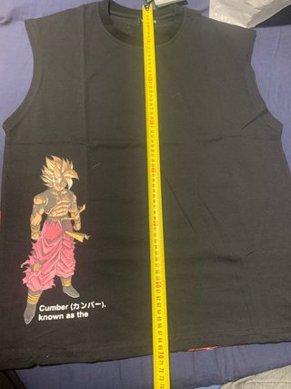 Camiseta sin mangas negra con estampado