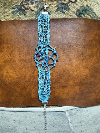 Pulsera encaje bolillos metalizada azul