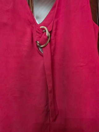 Vestido elegante sin mangas rojo