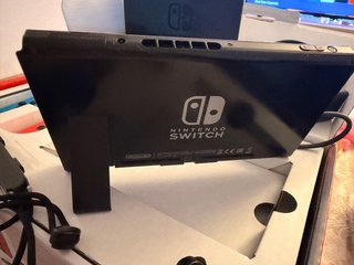 Nintendo Switch V2 + Accesorios