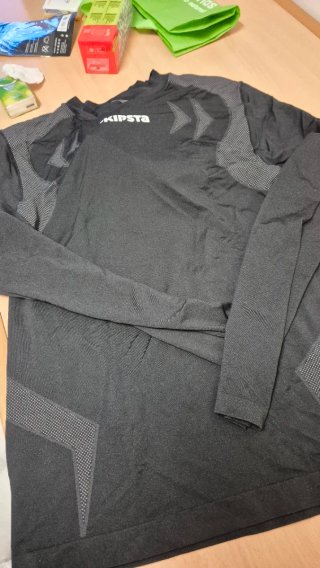 Camiseta térmica Kipsta negra