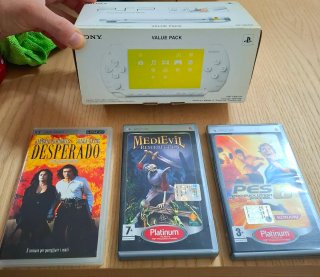 Sony PSP-1004 Value Pack Blanca