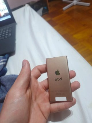 iPod Nano 7ª Gen Dorado 16gb (2015)