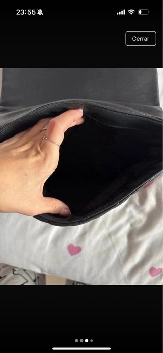 Bolso de Cuero Negro con Cadena
