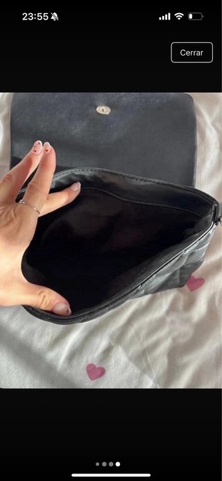 Bolso de Cuero Negro con Cadena