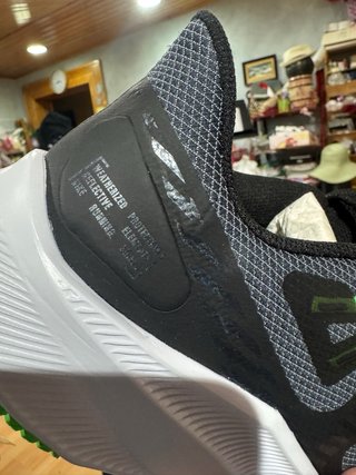 Nike Quest 3 Shield Negro/Verde Talla 42