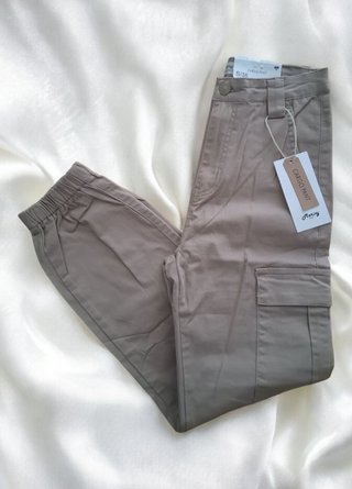 Pantalón Cargo Beige Talla S