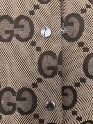 Chaqueta Gucci Beige con Logo