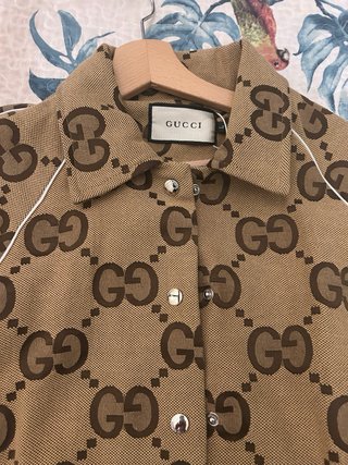 Chaqueta Gucci Beige con Logo