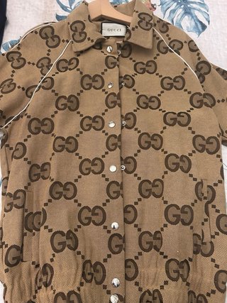 Chaqueta Gucci Beige con Logo