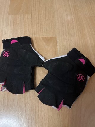 Casco y guantes Barbie bici niña