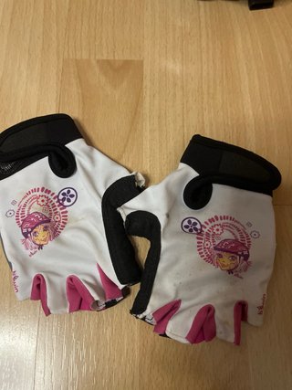 Casco y guantes Barbie bici niña