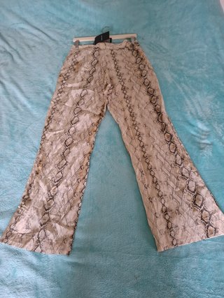 Pantalones Massimo Dutti crema serpiente EU38 NWT