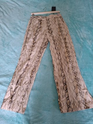 Pantalones Massimo Dutti crema serpiente EU38 NWT
