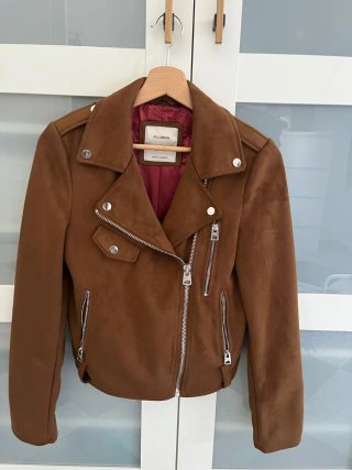 Chaqueta marrón efecto ante Pull&Bear
