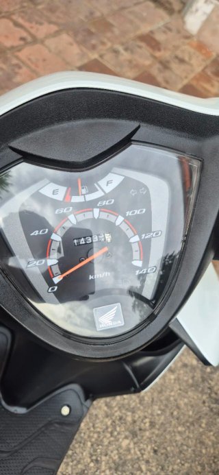 Honda Vision Blanca