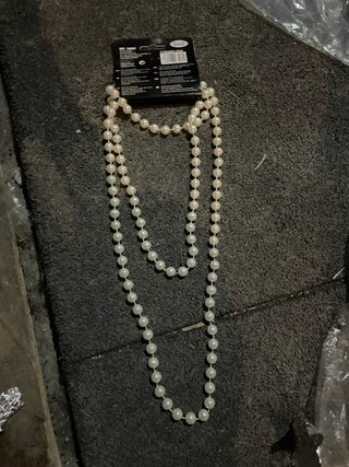 Collar de perlas para disfraz