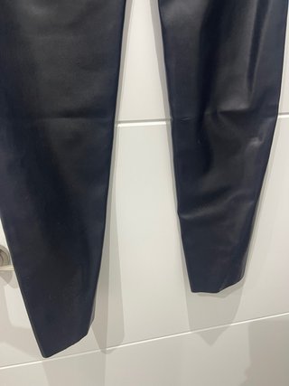 Leggings polipiel ZARA negros