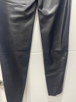 Leggings polipiel ZARA negros