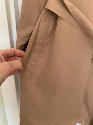 Gabardina corta beige