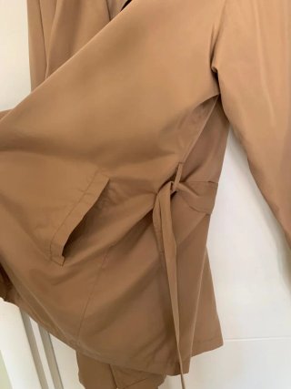 Gabardina corta beige