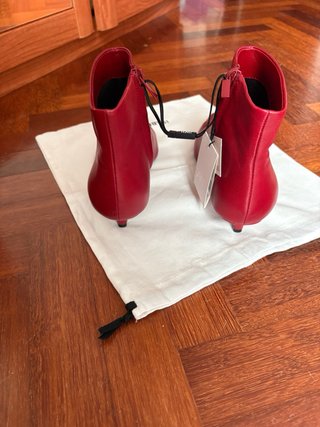 Botin Zara Tacón Kitten Rojo agotados