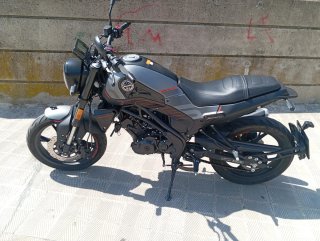 Benelli Leoncino 125