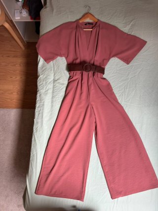 Mono Zara Rosa Talla S con Cinturón