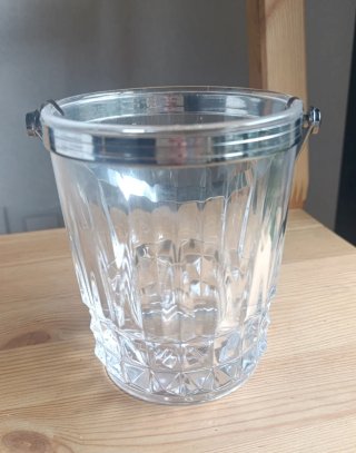 Cubierta de cristal con pinzas