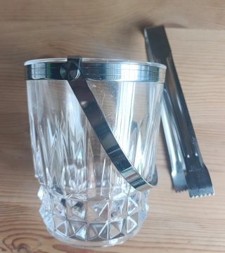 Cubierta de cristal con pinzas