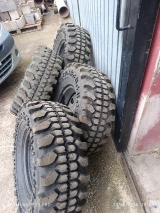 Ruedas de tacos 4x4 33-10.5-16 con llantas