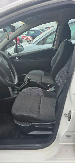 Peugeot 207 2011