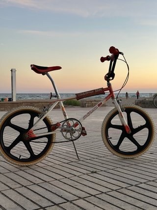 Bicicleta BMX BH California