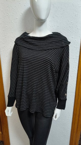 Jersey finas rayas plateadas cuello vuelto curvy