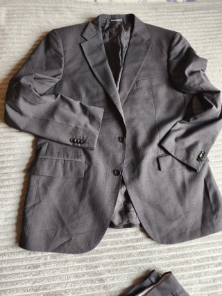 Traje Dustin Gris
