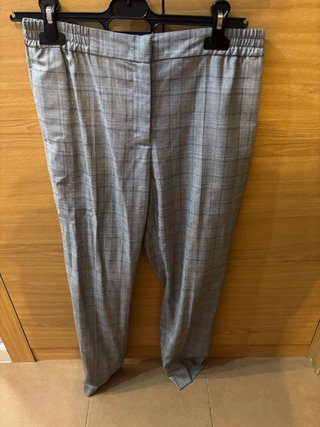 Pantalón de cuadros Zara gris