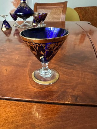 Decanter + 6 bicchierini con finiture oro zecchino
