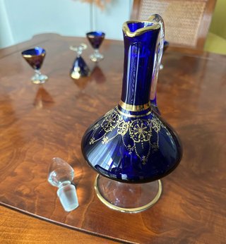 Decanter + 6 bicchierini con finiture oro zecchino